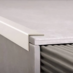 GUARDA ATRIM TAPACANTO ALUM NAT 16X16 MM x 2,5 MTS ART 1909 - Imagen 2